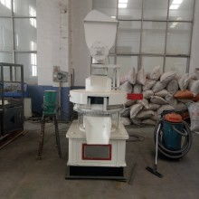  饒平縣香柏木業制品廠 主營 農產種植,造林.木材